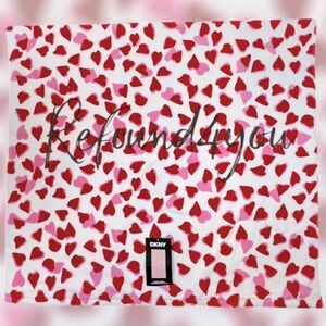 DKNY - ‘Pink & Red Hearts’ Designer plush oversized Beach Towel. NWT. Firm!